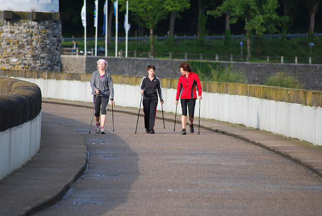 Three Ladies, two Walls, one Möhne dam!