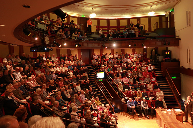 Tiered lecture theatre