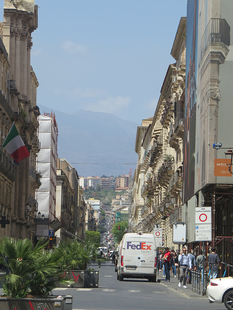 Rues de Catane, 2.