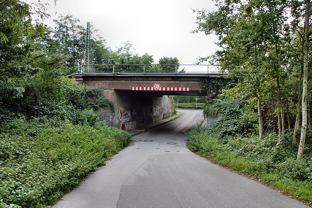 Lohfelder Weg, Brücke der Niederrheinstrecke (Duisburg-Rumeln-Kaldenhausen) / 22.09.2017