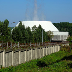 cooling down water in the system -- (nuclear power instalation)