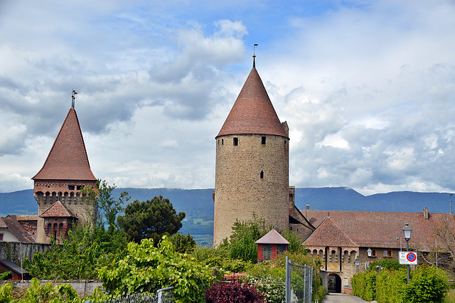 Wehrturm und Schlossturm der Festung Chenaux in Estavayer-le-Lac