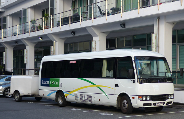 Reach Coach Fuso Rosa - 19 February 2015