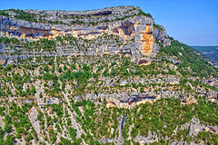 Gorges de la Nesque  ( rocher du Cire ).