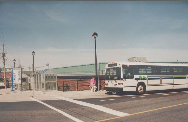 Metro Transit (Halifax, NS) 898 - 14 Sep 1992 (180-10)
