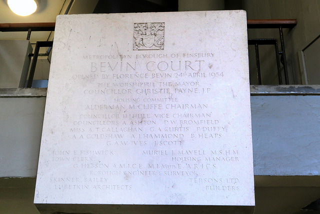 IMG 2616-001-Bevin Court Plaque