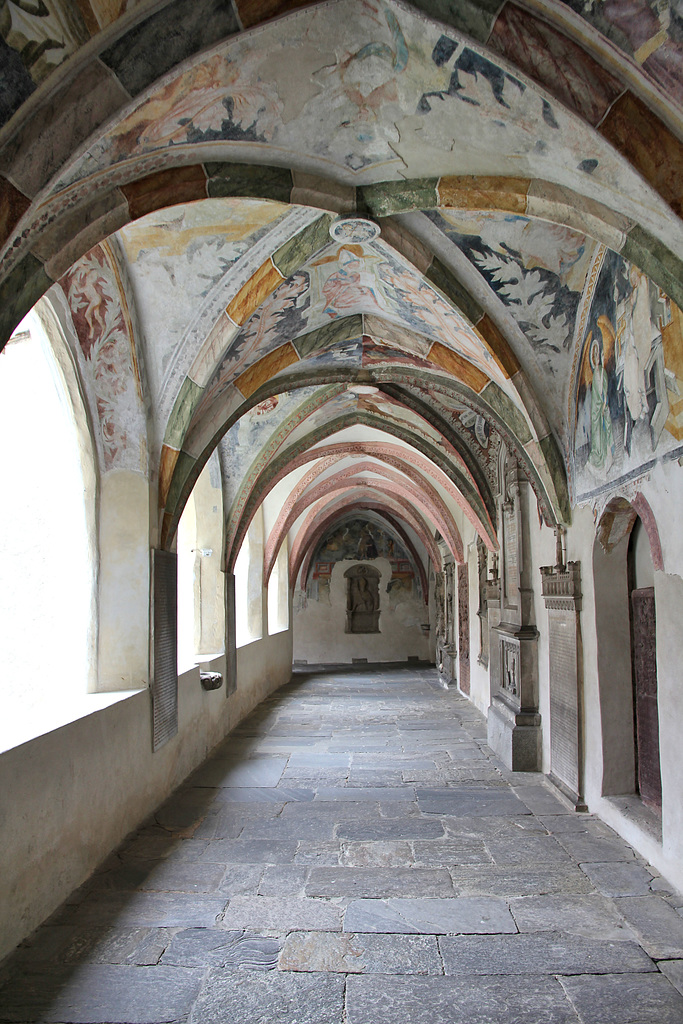 Kreuzgang Kloster Neustift  (Pic in Pic)