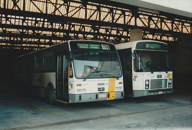 De Lijn 2891 (ABB 226) and 5534 (1596 P) at Diksmuide garage - 5 Feb 1996