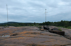 Mâts sur galets / Masts on pebbles