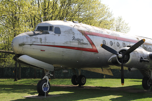 Douglas C-54 (DC-4)