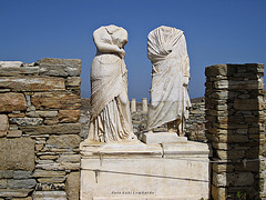 headless in Delos / Greece
