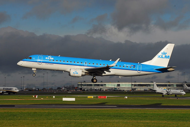 PH-EZY EMB-190 KLM Cityhopper