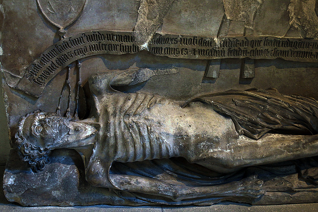 Transi du Cardinal Jean de Lagrange - Musée du Petit Palais à Avignon .