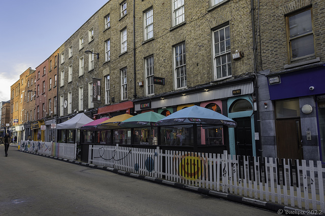 in the streets of Dublin (© Buelipix)