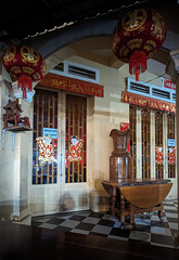 Deux lampes chinoises / Two chinese lamps Deux lampes chinoises / Two chinese lamps