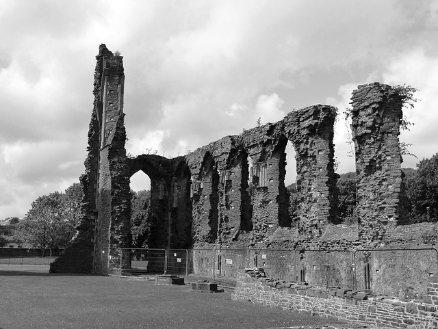 Neath Abbey (15M) - 26 August 2015