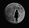 Frau im Mond