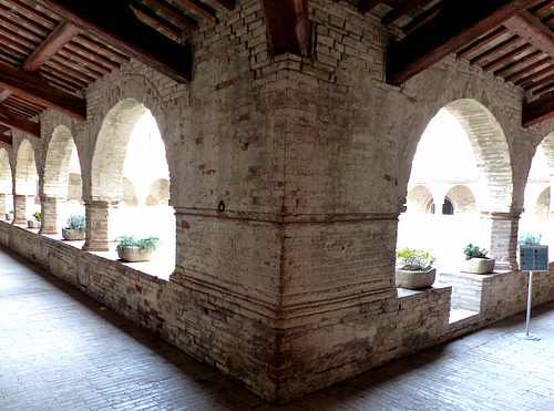 Abbazia di Chiaravalle di Fiastra