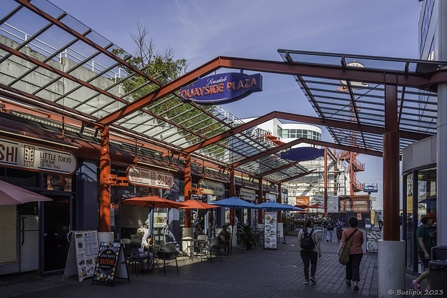 Lonsdale Quay Market ... P.i.P. (© Buelipix)