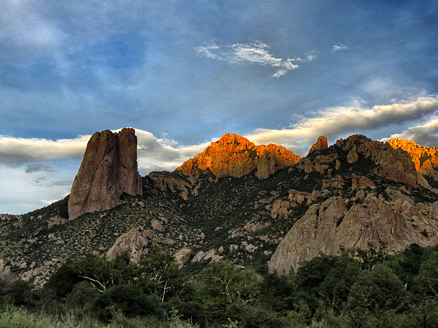 Cathedral Rock Gets Upstaged
