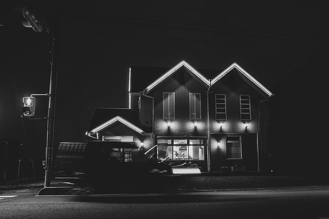 Restaurant by the intersection