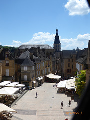 Dernière vue de SARLAT depuis le Manoir de GISSON Dernière vue de SARLAT depuis le Manoir de GISSON