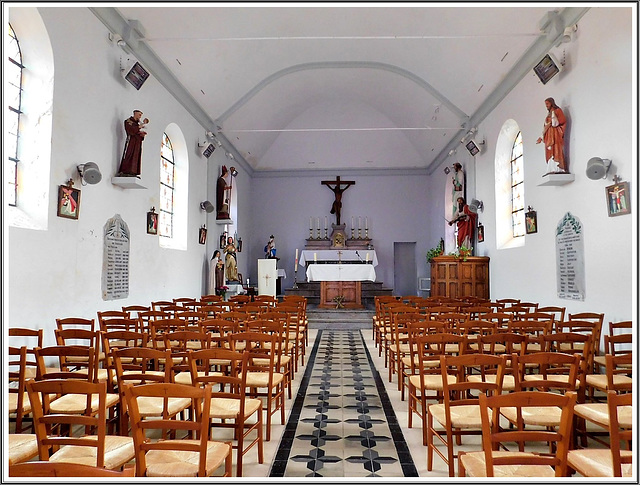 Intérieur de l'église d'Escalles (62)