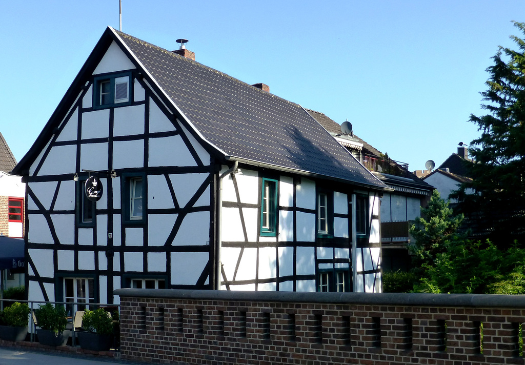 DE - Erftstadt - Half-timbered house at Lechenich