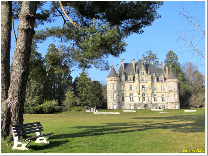 "Troubadour castle" in its green settings - HBM