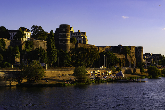 Murallas del chateau d'Angers sobre el Loira, France