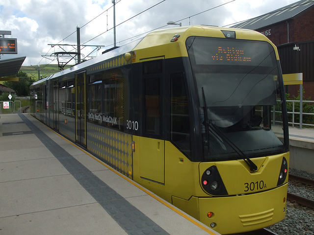 DSCF0463 Manchester Metrolink car set 3010 at Newhey - 4 Jul 2016