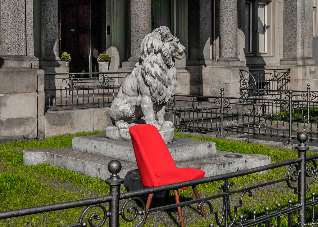 Braunschweig's Lion and Heidi's Red Chair