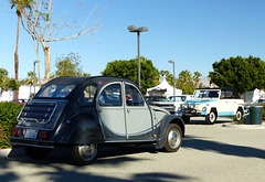 Citroën 2CV at McCormick's (1) - 19 November 2015