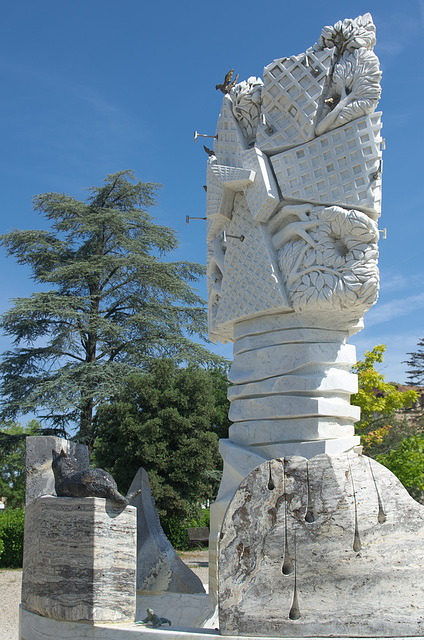 Cat and bird sculpture at San Gimignano