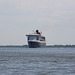 QM 2 vor Cuxhaven