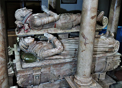turvey church, beds  (15)c16 tomb with effigies of 2nd lord mordaunt +1571 and his two wives