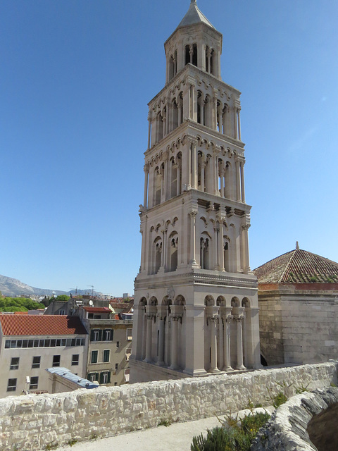 Les toits de Split : la cathédrale.