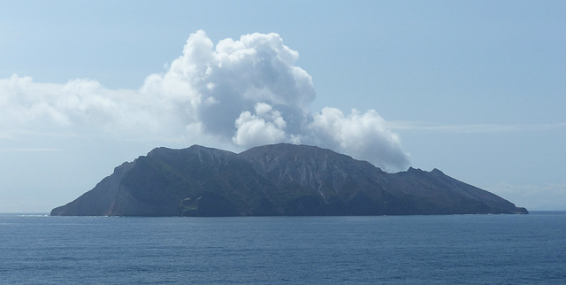 Whakaari/White Island (1) - 25 February 2015