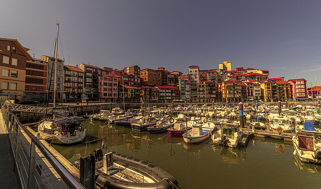 Puerto de Bermeo, zona deportiva.