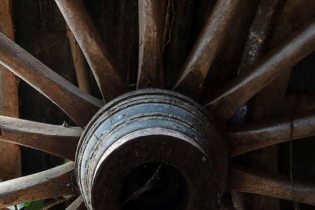 Toute une histoire rurale , mais la roue tourne et le métier de charron disparaît . .