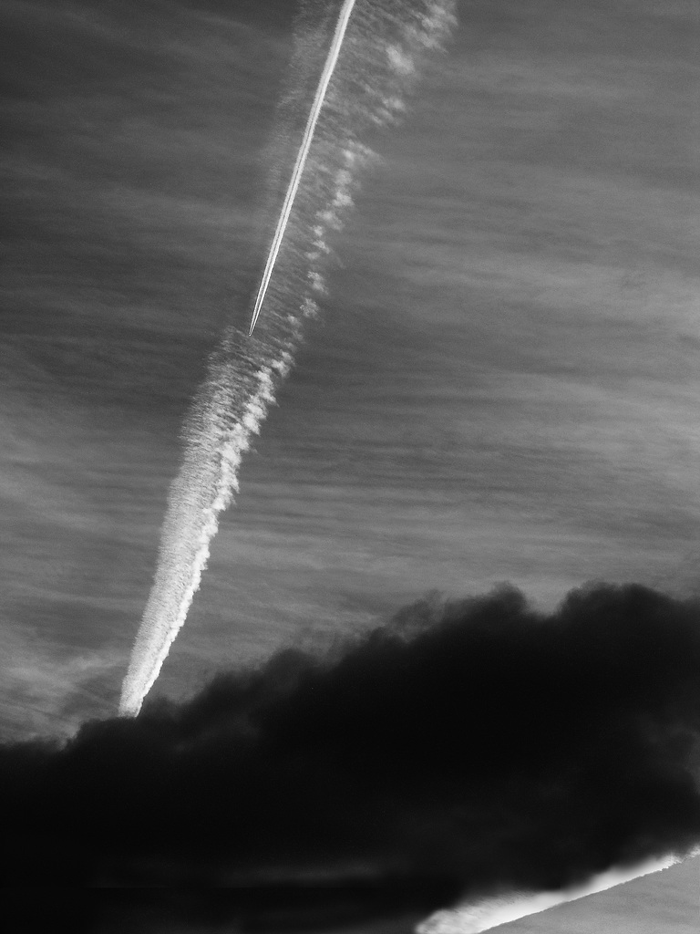 TRAILS OVER LONDON