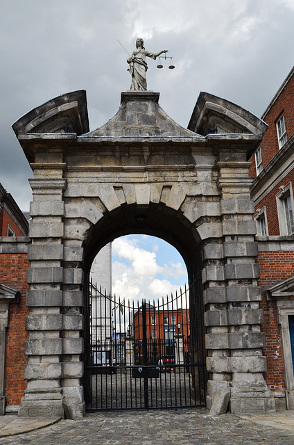 Dublin Castle, Right Entrance Arch