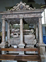 turvey church, beds  (26)c16 tomb with effigies of 2nd lord mordaunt +1571 and his two wives