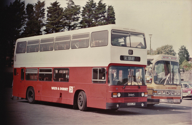 Wilts and Dorset 3902 (A902 JPP) in Lyme Regis – 8 Aug 1984 (X843-29)
