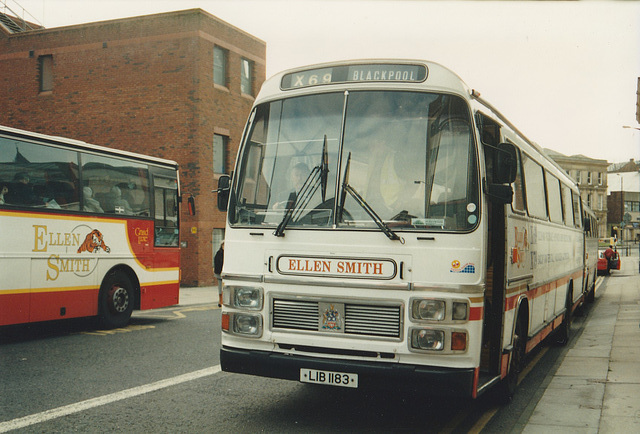 Ellen Smith (Rossendale Transport) 383 (LIB 1183) (NDW 149X) and 321 (RJI 8721) (F348 JSU) in Newgate, Rochdale - 16 Apr 1995 (260-20)