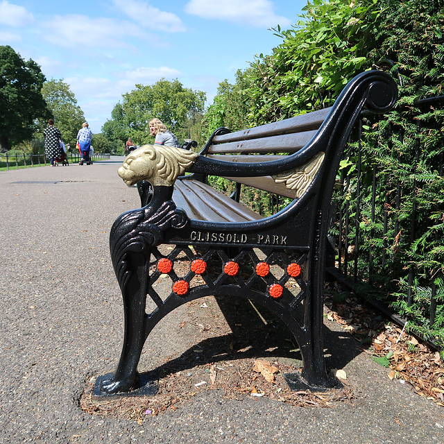 Clissold Park bench