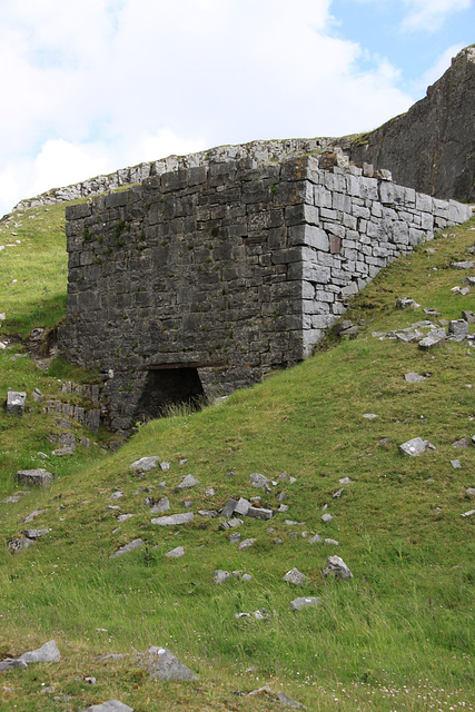 Carnau Gwynion Lime Kiln