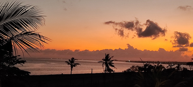 coucher de soleil sur l'océan indien