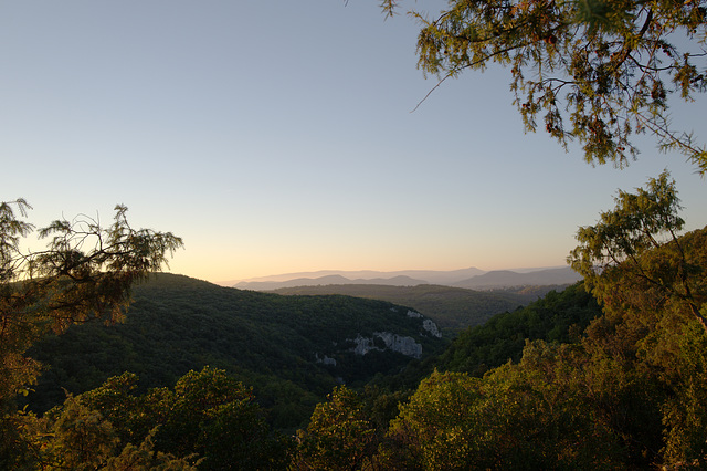 Bagnols, couchant, près grotte Salamandre