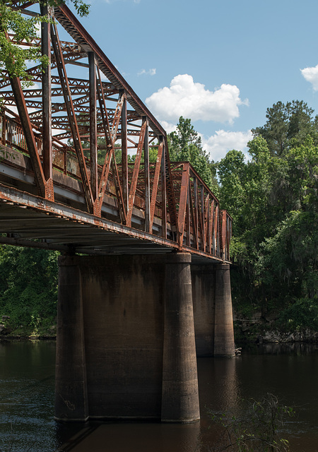 Suwannee River US 90 bridge (#0556)